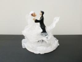  Свадебный сувенир - Танцующие жених и невеста 